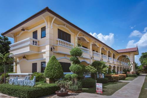 Nong Khai Hotel | Park & Pool Resort