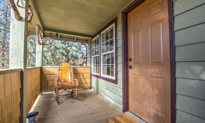 Candler Cottage | Parker is a charming 2 bedroom cottage 15 minutes from downtown Asheville.