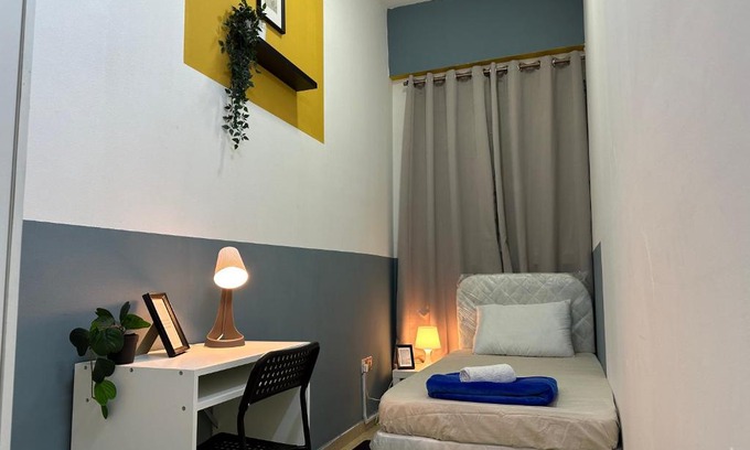 Al Quoz House | Partition Room with window In Barsha Near Metro