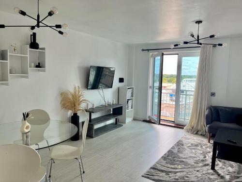 Edgware Apartment | Pass the Keys Central 2 Bed flat in Edgeware with Parking
