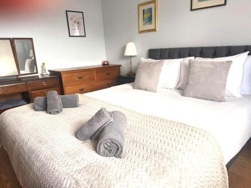 New Romney House | Pass the Keys Hamilton House-Superb location