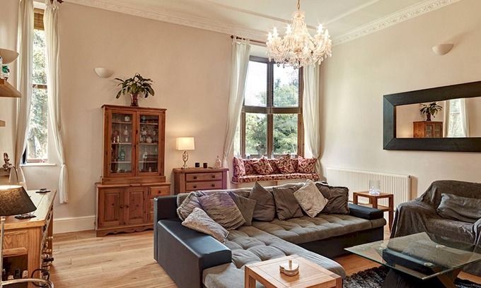 Shrewsbury House | Pass the Keys | Luxury 5 bedroom Riverside home in town centre