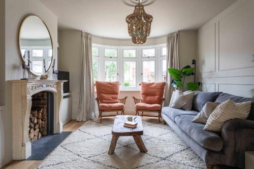 Watford House | Pass the Keys Modern 5-Bedroom Luxury Home in Watford Close to Harry Potter Studios FREE Parking