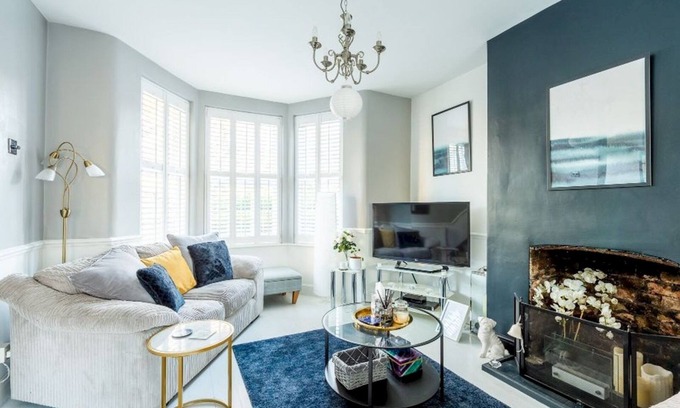 Higham Hill House | Pass the Keys | Stunning 2BR house with garden