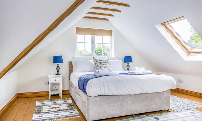 West Wittering House | Pass the Keys | Walk to West Wittering Beach