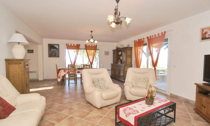 Aiguines House | Pastoral Holiday Home with Terrace, Garden