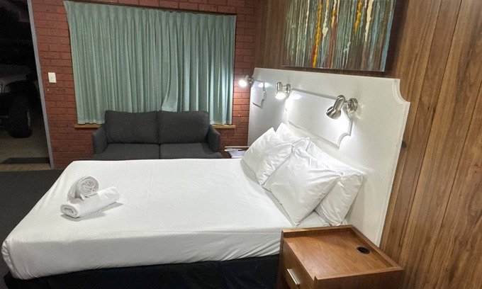 Echuca Hotel | Pastoral Hotel Motel Echuca CBD