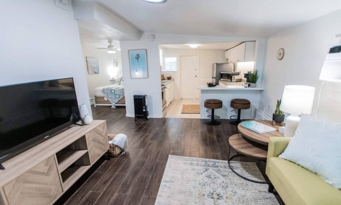 St. Petersburg - Clearwater Apartment | Paul's Landing: Cozy 1/1 Apt