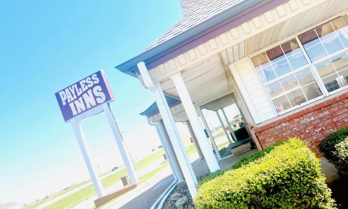 Kingfisher Hotel | PAYLESS INN