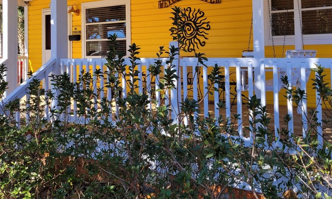 Steinhatchee Cottage | Peña's Sunshine Hideaway