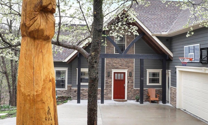 Sylvan Shores House | Peace of the Shore - On Beaver Lake - Sleeps 18