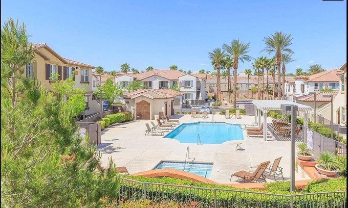Green Valley Condo | Peaceful 2bd2ba Oasis w/Pool/Hot tub in Gated Community Pet Friendly