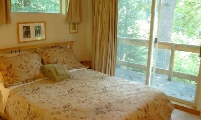 Maple Falls House | Peaceful 5BR Relaxing House! W/ Hot Tub, Free WiFi