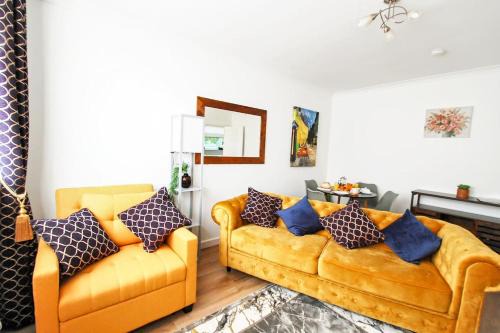 Horsham Apartment | Peaceful first floor apartment close to town centre
