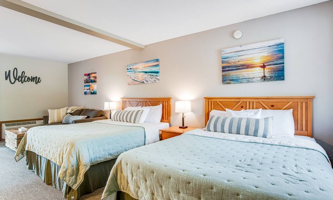 Wisconsin Dells Condo | Peaceful gem with golf course - near Noah’s Ark & Mt. Olympus