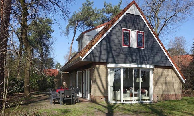 Lemele House | Peaceful Holiday Home in Lemele near City Centre