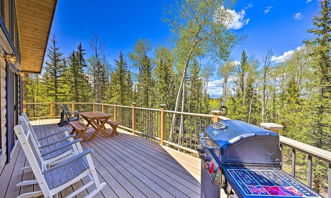 Indian Mountain Cabin | Peaceful Jefferson Cabin w/Deck - Pets Welcome!