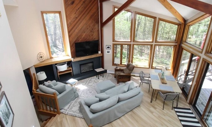 North Conway Condo | Peaceful mountain getaway, newly renovated and minutes to everything