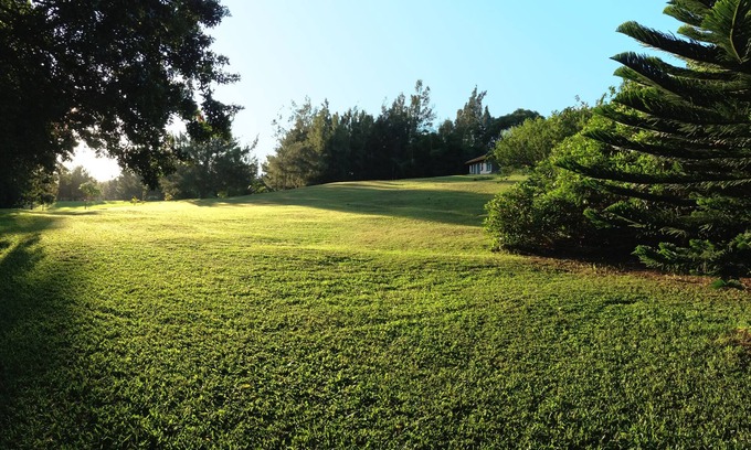 Pauwela Apartment | Peaceful & Private Studio - 12 Acre Hobby Organic Fruit Farm - Beach 10 minutes