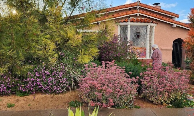 Leimert Park Apartment | Peaceful Upstairs Oasis