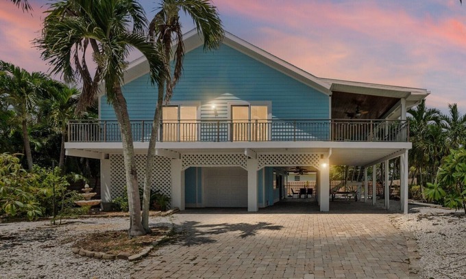 Longbeach Village House | Peacock Place LBK - Gorgeous 3-bedroom house in Longboat Key