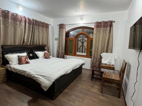Gulmarg House | Peak View Guest House Gurez