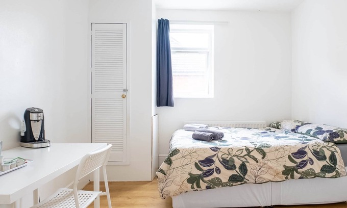 Southampton House | Pebbles guest house room 3