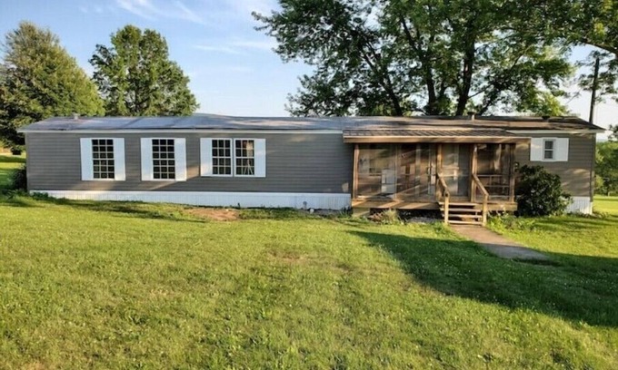 Connellsville House | Peggy's Guest Hideawaynn