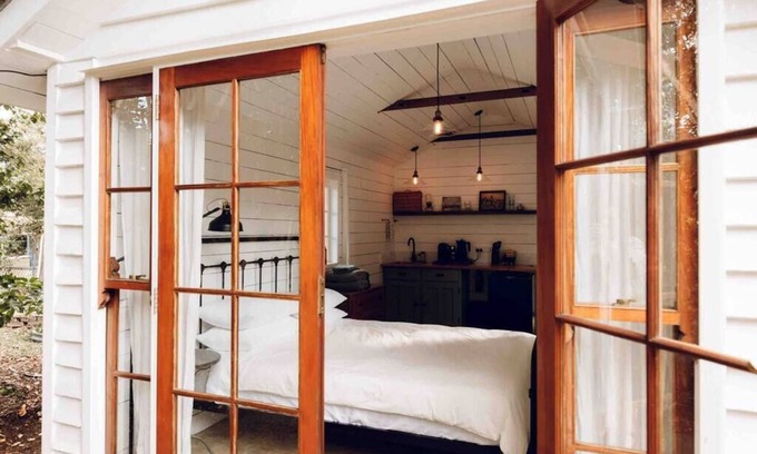 Flaxton Cabin | Pelham Cottage, Kondalilla Falls
