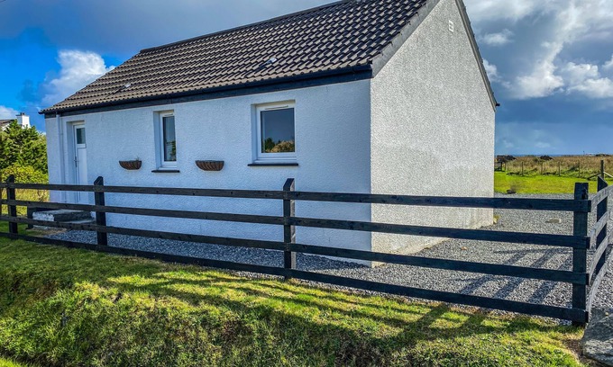 Isle of Lewis Cottage | Peninsula Cottage near Stornoway/Pet friendly