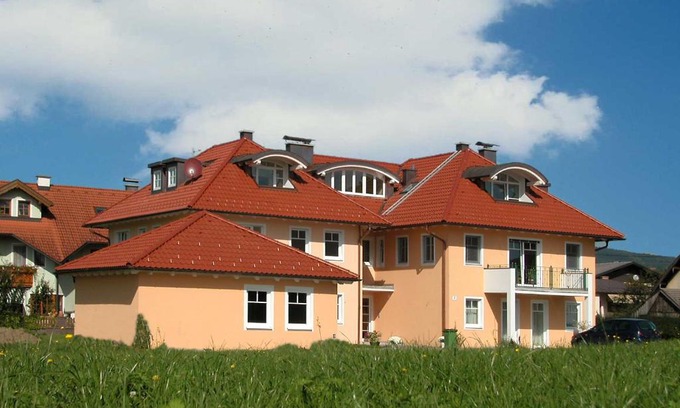 Anthering House | Pension Hiesel-Villa Untersbergblick
