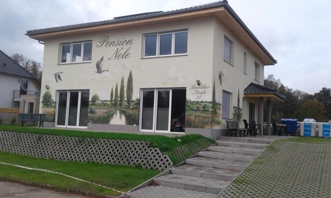 Topchin House | Pension NELE für Monteure NAHE Berlin