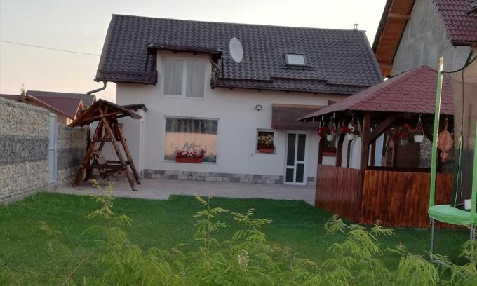 Rasnov House | Pensiunea Ada
