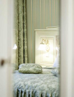 Valea Lupului House | Pensiunea Crystal II