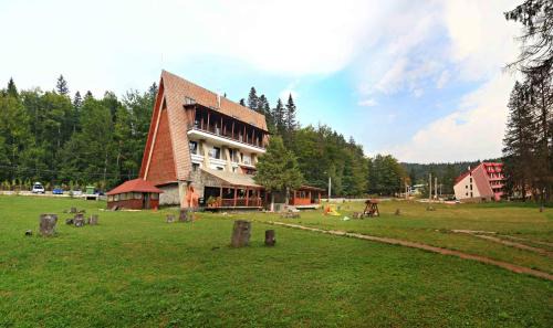 Predeal House | Pensiunea Rasnoava