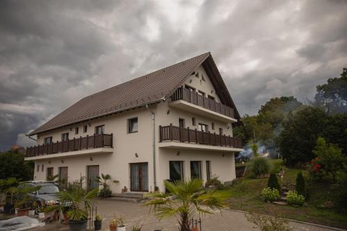 Slimnic House | Pensiunea Trei Stejari