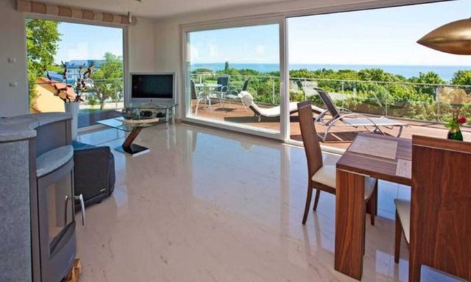 Gohren Apartment | Penthouse 6 - Villa Ostseeblick 5 * with sea and Boddenblick