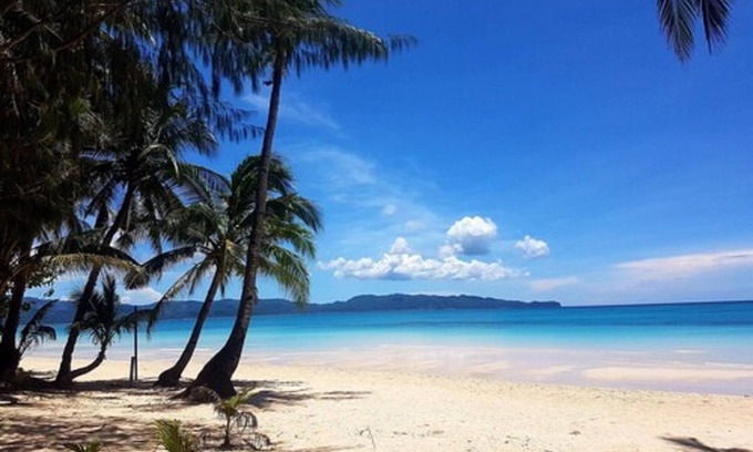 Boracay Island House | Penthouse 8 Colors Beach House Resort by Cocotel