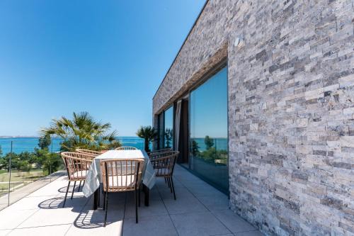 Eforie Nord Apartment | Penthouse Deosebit cu Vedere la Mare - Situat la etajul 4 în locația Amaris Aparthotel