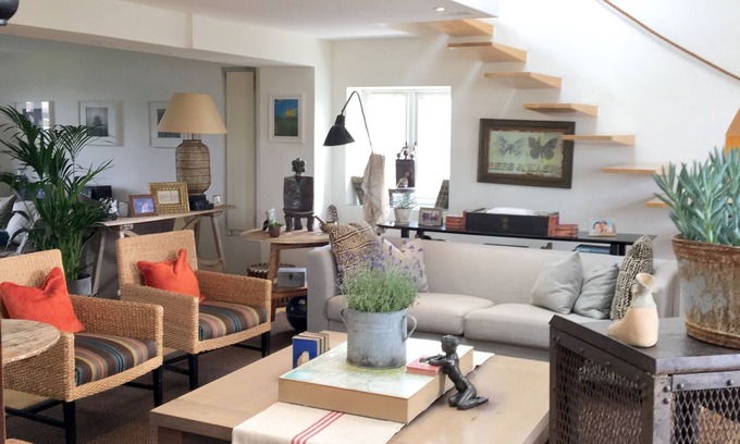 Little Venice Apartment | Penthouse Oasis in Prime London. Large, light, & stylish.