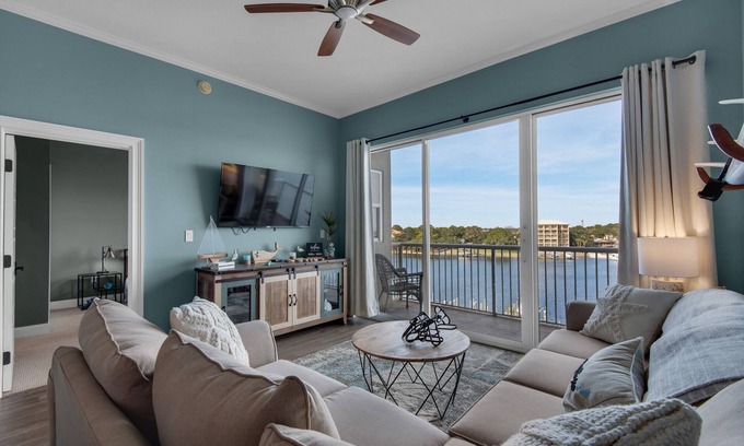 Fort Walton Beach Apartment | Penthouse unit with amazing views and no cleaning fee!