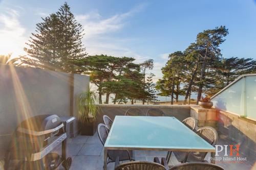 Cowes House | Penthouse Waterfront Apt Sleep 4