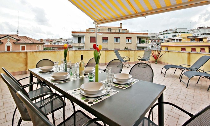 Trionfale Apartment | Penthouse with large terrace overlooking Rome