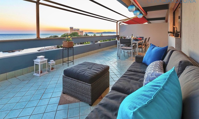 Alghero Apartment | Penthouse with Spectacular Sea-View Terraces, WiFi, A/C Close to the Beaches