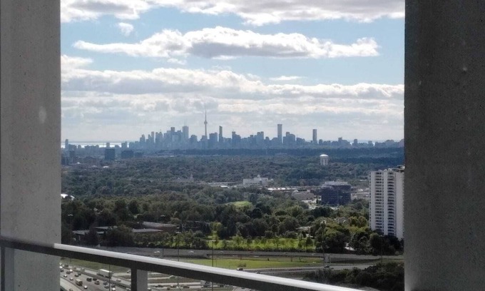 Henry Farm Condo | Penthouse with swimming pool, saunas, fitness room, BBQ area and indoor carwash.