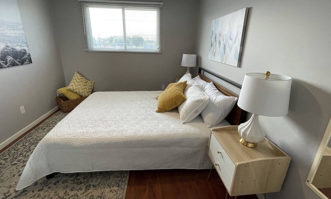 Okanagan-Similkameen Condo | Penticton Condo-One Block from the Beach