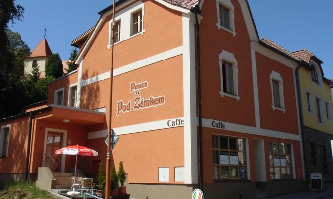 Zruc nad Sazavou House | Penzion Pod Zámkem