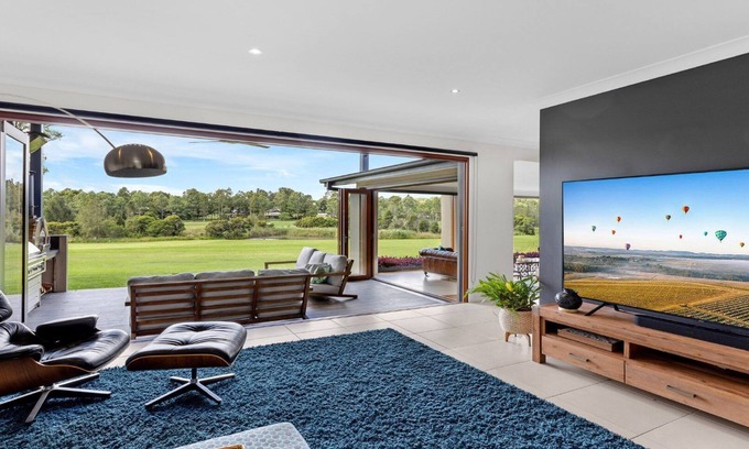 Pokolbin House | PEPPERTREE PONDS - THE VINTAGE HOLIDAY HOUSES