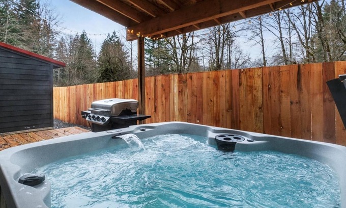 Ashford Cabin | Perch - Skatecreek Cabin: Midcentury Vintage Cabin w/Hot Tub & Fire Pit!