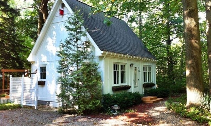 Shorewood-Tower Hills-Harbert Cottage | Perfect for Two! A little hideaway in the woods. Tiny House/Romantic Getaway